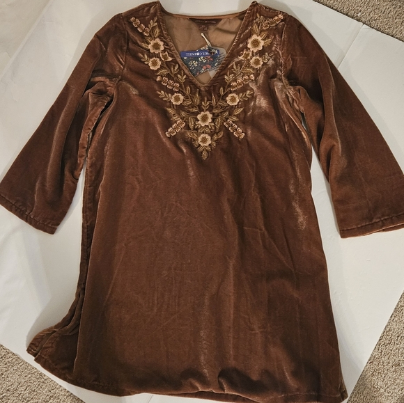 April Cornell, Velvet Toffee Tunic Top. - Picture 8 of 11